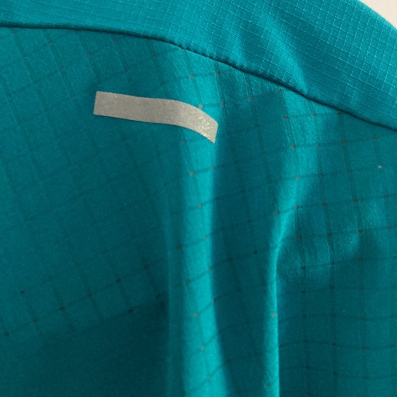 🔥🔥NWT Nike Trail Rise Reflective Teal Top - Picture 5 of 7